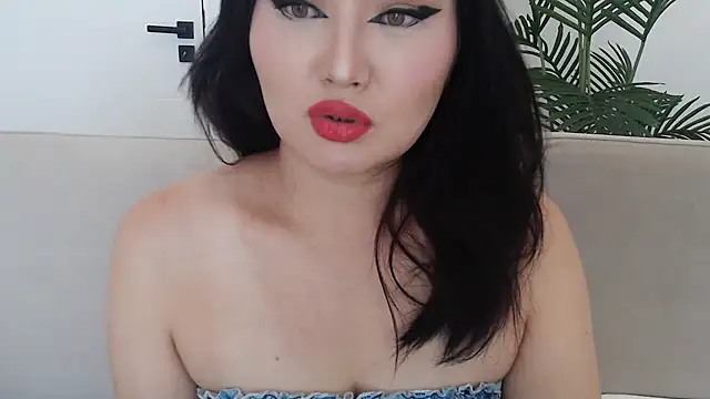 Snapshot of DanyMin chatting on October 9, 2025, 7:53 am DanyMin online show from October 9, 2025, 7:53 am