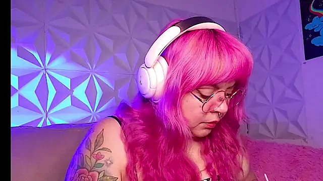 Snapshot of Satyn_doll chatting on February 8, 2026, 8:17 pm Satyn doll online show from February 8, 2026, 8:17 pm