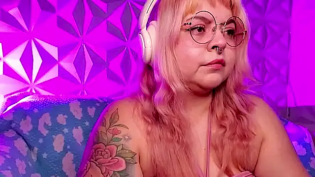 Snapshot of Satyn_doll chatting on April 7, 2026, 12:12 am Satyn doll online show from April 7, 2026, 12:12 am