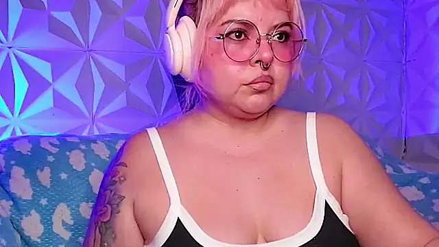 Snapshot of Satyn_doll chatting on April 13, 2026, 11:31 pm Satyn doll online show from April 13, 2026, 11:31 pm