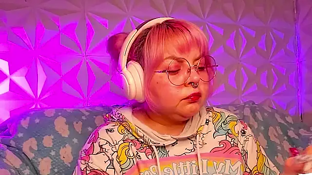 Snapshot of Satyn_doll chatting on February 19, 2026, 1:13 am Satyn doll online show from February 19, 2026, 1:13 am