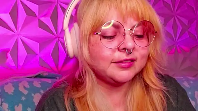 Satyn doll online show from October 14, 2025, 3:18 am