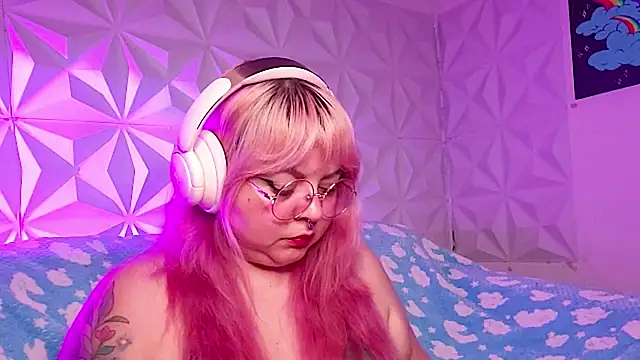 Snapshot of Satyn_doll chatting on March 6, 2026, 10:27 pm Satyn doll online show from March 6, 2026, 10:27 pm