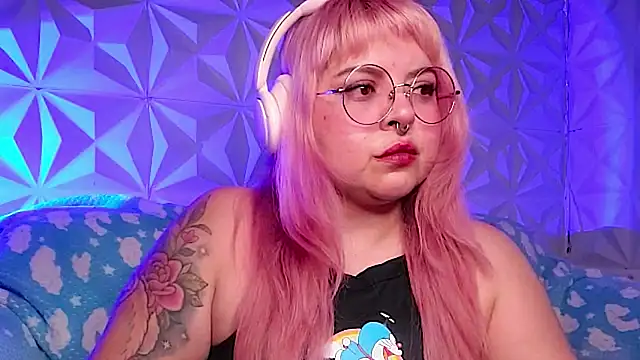 Snapshot of Satyn_doll chatting on April 12, 2026, 9:51 pm Satyn doll online show from April 12, 2026, 9:51 pm