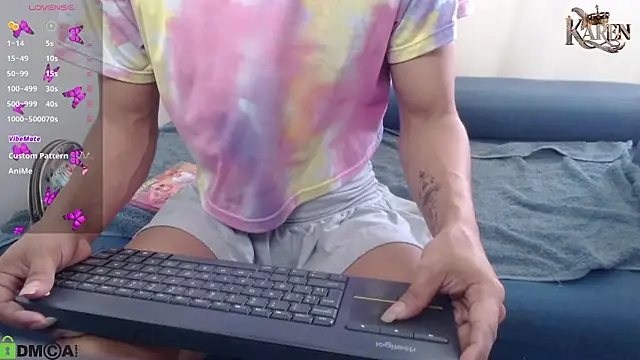 karen sofia  online show from November 17, 2025, 7:51 pm