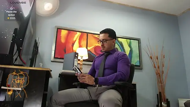 Snapshot of randyluke chatting on April 30, 2026, 7:43 pm randyluke online show from April 30, 2026, 7:43 pm