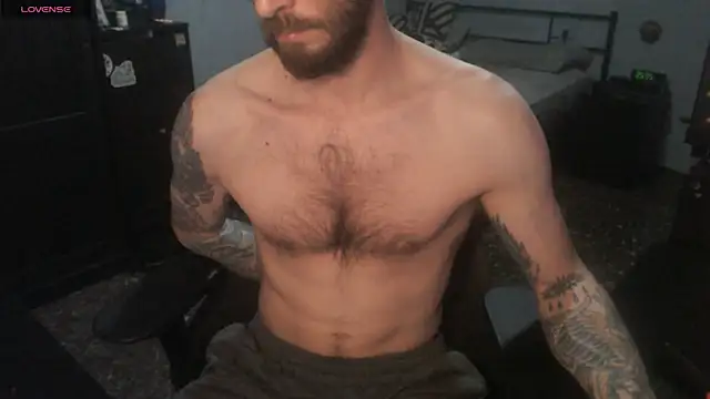 Snapshot of SexxxyLouis chatting on December 21, 2025, 9:26 pm SexxxyLouis online show from December 21, 2025, 9:26 pm