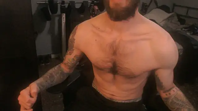 SexxxyLouis online show from April 1, 2026, 9:21 am