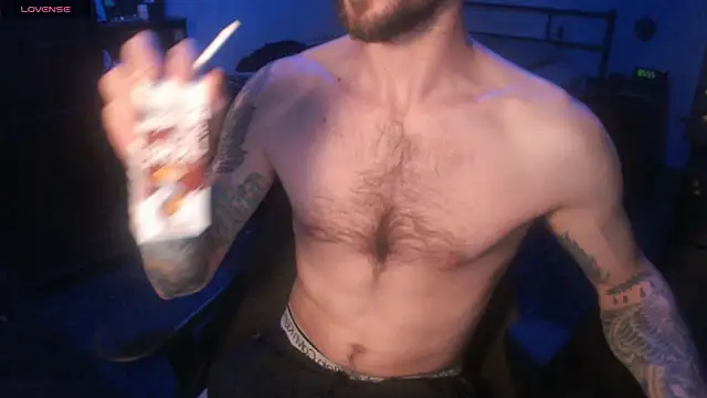 SexxxyLouis online show from November 4, 2025, 9:29 pm