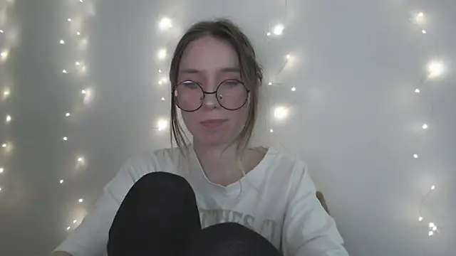  Hanna Moon  online show from November 30, 2025, 11:11 am