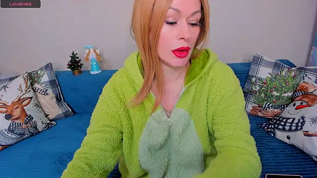 EllenMoore online show from December 23, 2025, 3:39 am