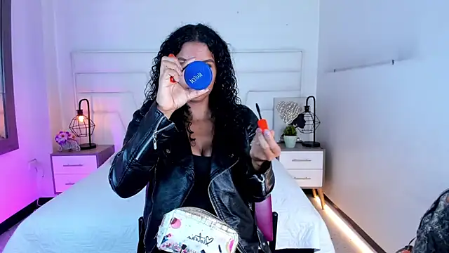 Snapshot of Ellie_Alves chatting on February 17, 2025, 1:00 pm Ellie Alves online show from February 17, 2025, 1:00 pm