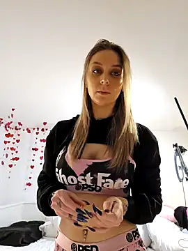 Snapshot of LilyOrion chatting on February 7, 2025, 7:38 pm LilyOrion online show from February 7, 2025, 7:38 pm