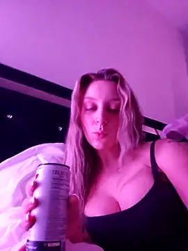 Snapshot of LilyOrion chatting on September 12, 2025, 3:39 am LilyOrion online show from September 12, 2025, 3:39 am