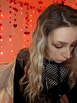 Snapshot of LilyOrion chatting on February 4, 2025, 6:38 pm LilyOrion online show from February 4, 2025, 6:38 pm