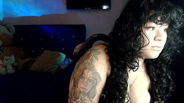 ANGELIQUE KLANE online show from October 25, 2025, 4:44 am