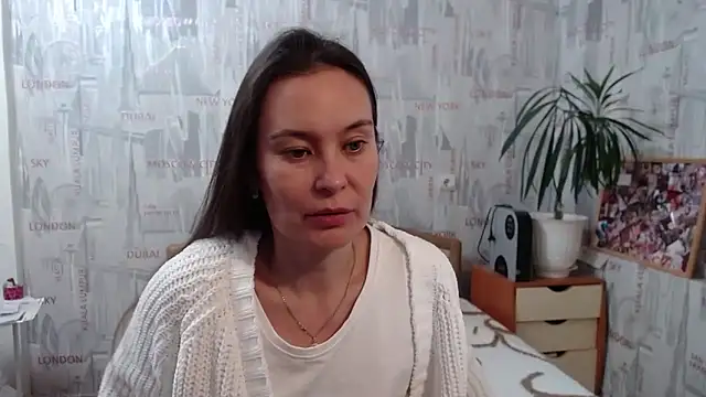 GinaQSoul online show from September 17, 2025, 11:56 am