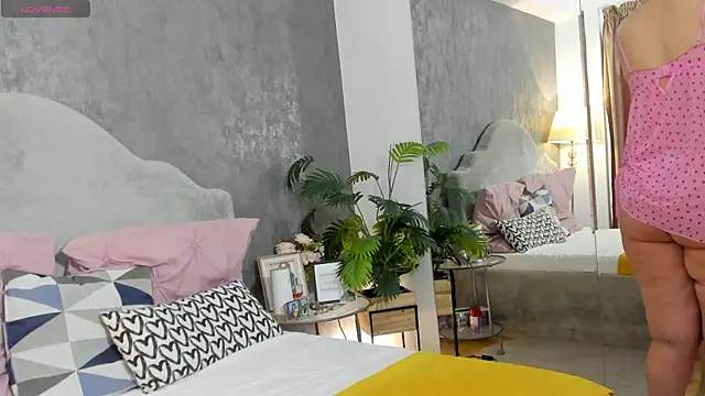 Snapshot of LisaCroft chatting on March 25, 2026, 6:57 am LisaCroft online show from March 25, 2026, 6:57 am