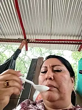 Brenda Berck  online show from March 6, 2026, 6:25 pm