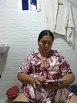 Brenda Berck  online show from May 20, 2026, 12:07 am