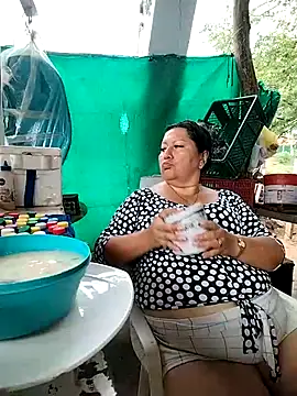 Brenda Berck  online show from March 4, 2026, 1:52 pm