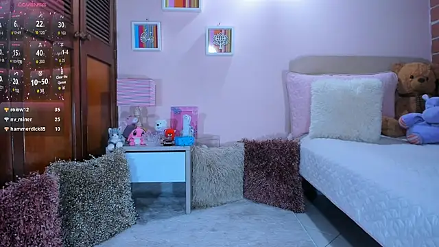 AbrilRussell online show from December 6, 2024, 4:30 am