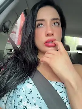 Snapshot of CATALINA_RESTREPO chatting on April 30, 2026, 6:37 pm CATALINA RESTREPO online show from April 30, 2026, 6:37 pm