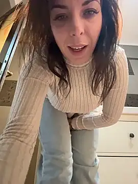 Snapshot of Almmaxxxx chatting on February 21, 2026, 5:48 pm Almmaxxxx online show from February 21, 2026, 5:48 pm