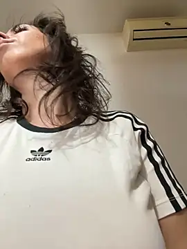 Almmaxxxx online show from October 17, 2025, 3:32 am