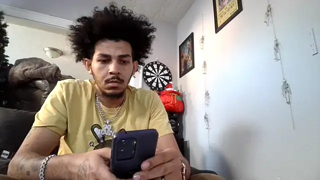 Snapshot of bigdickjojo69 chatting on February 11, 2026, 10:31 pm bigdickjojo69 online show from February 11, 2026, 10:31 pm