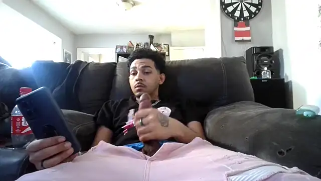 Snapshot of bigdickjojo69 chatting on February 15, 2026, 9:03 pm bigdickjojo69 online show from February 15, 2026, 9:03 pm