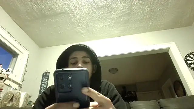 Snapshot of bigdickjojo69 chatting on February 25, 2026, 12:22 am bigdickjojo69 online show from February 25, 2026, 12:22 am