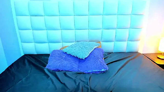 teresasroom  online show from February 12, 2026, 11:10 am