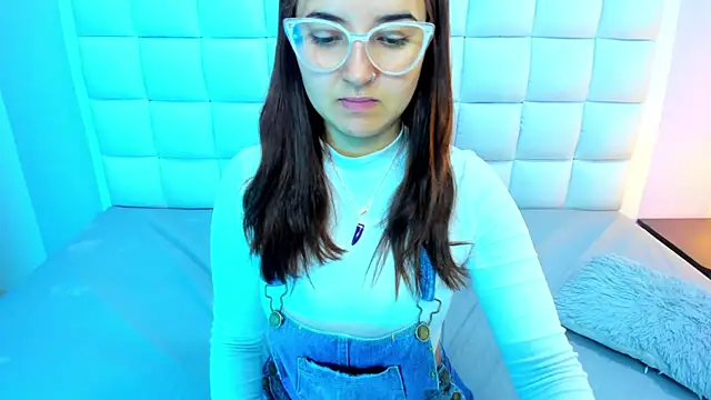 teresasroom  online show from May 29, 2026, 2:01 pm