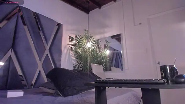 Snapshot of alessandra_wells chatting on March 24, 2026, 11:10 am alessandra wells online show from March 24, 2026, 11:10 am