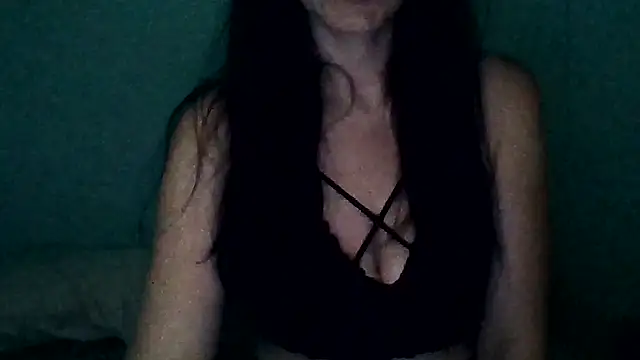 chicacastilla online show from April 25, 2026, 6:49 am