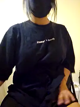 Snapshot of Latin_summer chatting on March 4, 2026, 1:46 am Latin summer online show from March 4, 2026, 1:46 am