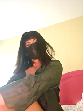 Snapshot of Latin_summer chatting on February 18, 2026, 4:54 am Latin summer online show from February 18, 2026, 4:54 am