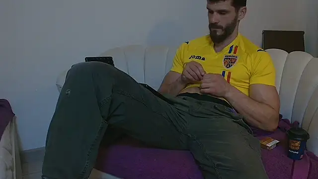 Snapshot of MauroTwin chatting on April 7, 2026, 6:10 pm MauroTwin online show from April 7, 2026, 6:10 pm