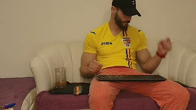 Snapshot of MauroTwin chatting on March 3, 2026, 6:26 pm MauroTwin online show from March 3, 2026, 6:26 pm