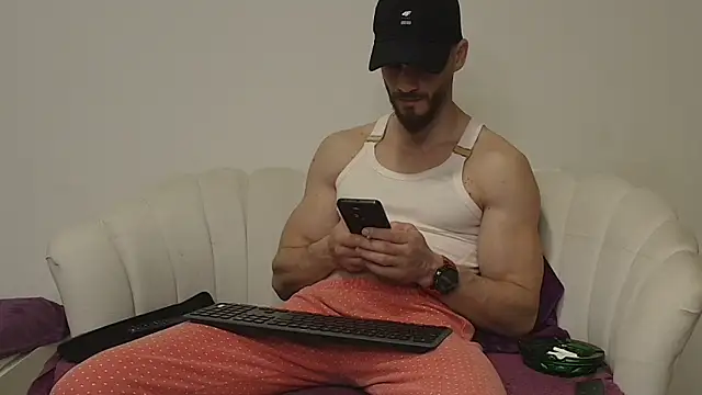 Snapshot of MauroTwin chatting on March 13, 2026, 6:57 pm MauroTwin online show from March 13, 2026, 6:57 pm