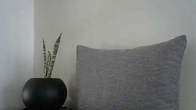 Snapshot of missytrig chatting on February 7, 2026, 12:02 pm missytrig online show from February 7, 2026, 12:02 pm