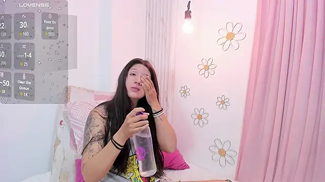 Dulce andrea   online show from December 1, 2025, 5:19 am