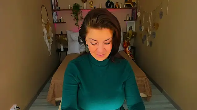 AnaMills online show from October 4, 2025, 10:06 am