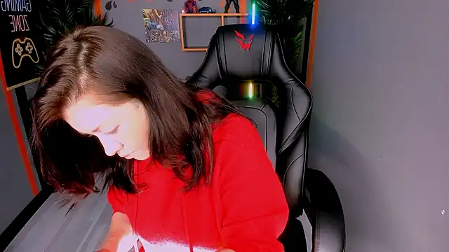 Snapshot of AnaMills chatting on February 16, 2026, 10:03 am AnaMills online show from February 16, 2026, 10:03 am