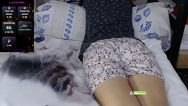 Angel-Demon20 online show from November 4, 2025, 1:26 pm