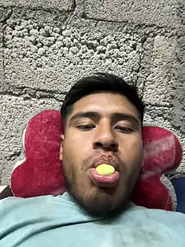 Snapshot of Jesussingleori chatting on March 19, 2025, 12:59 am Jesussingleori online show from March 19, 2025, 12:59 am