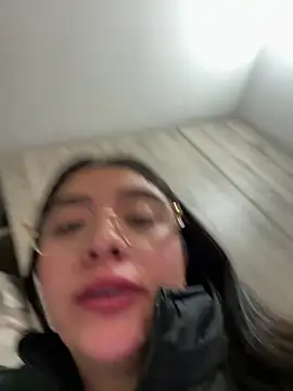 vaneelee online show from January 18, 2026, 2:37 am