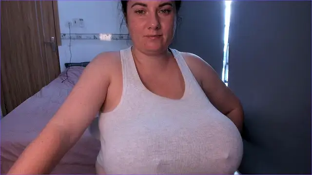 alisiaparril online show from October 23, 2025, 4:22 am