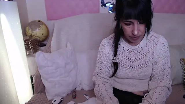 -carla- online show from November 12, 2025, 6:39 am